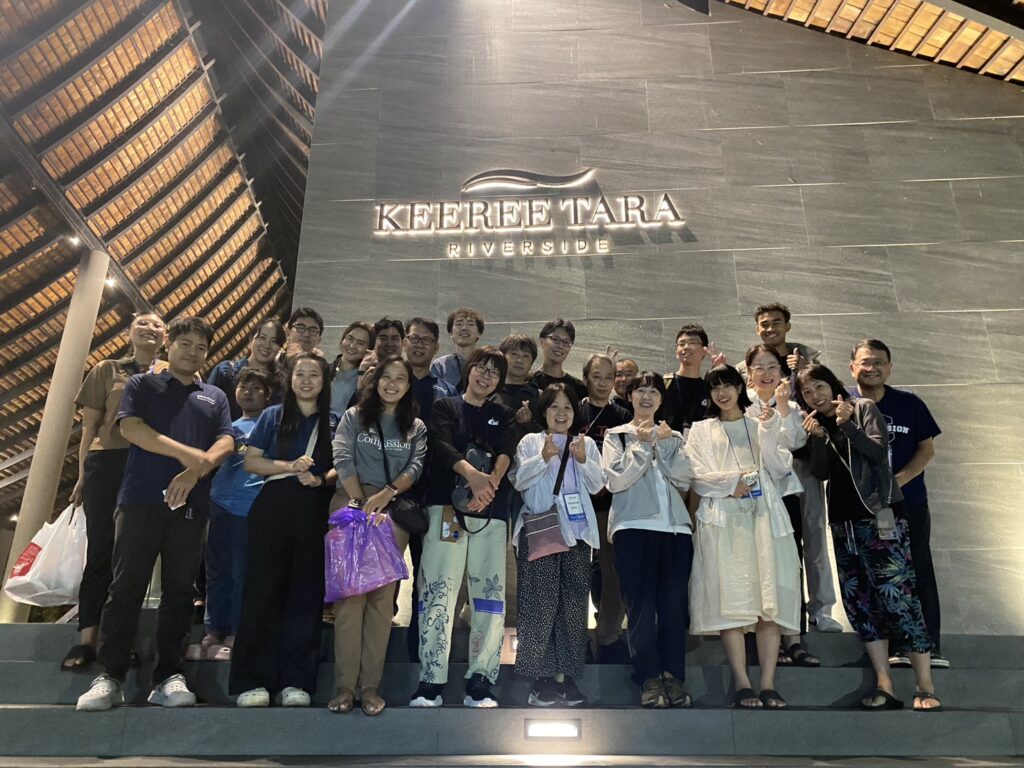 コンパッション・タイヴィジョントリップ集合写真